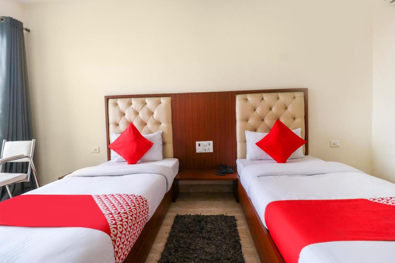 Oyo Flagship 69860 Mastana Palace Hotel Varanasi Exterior photo
